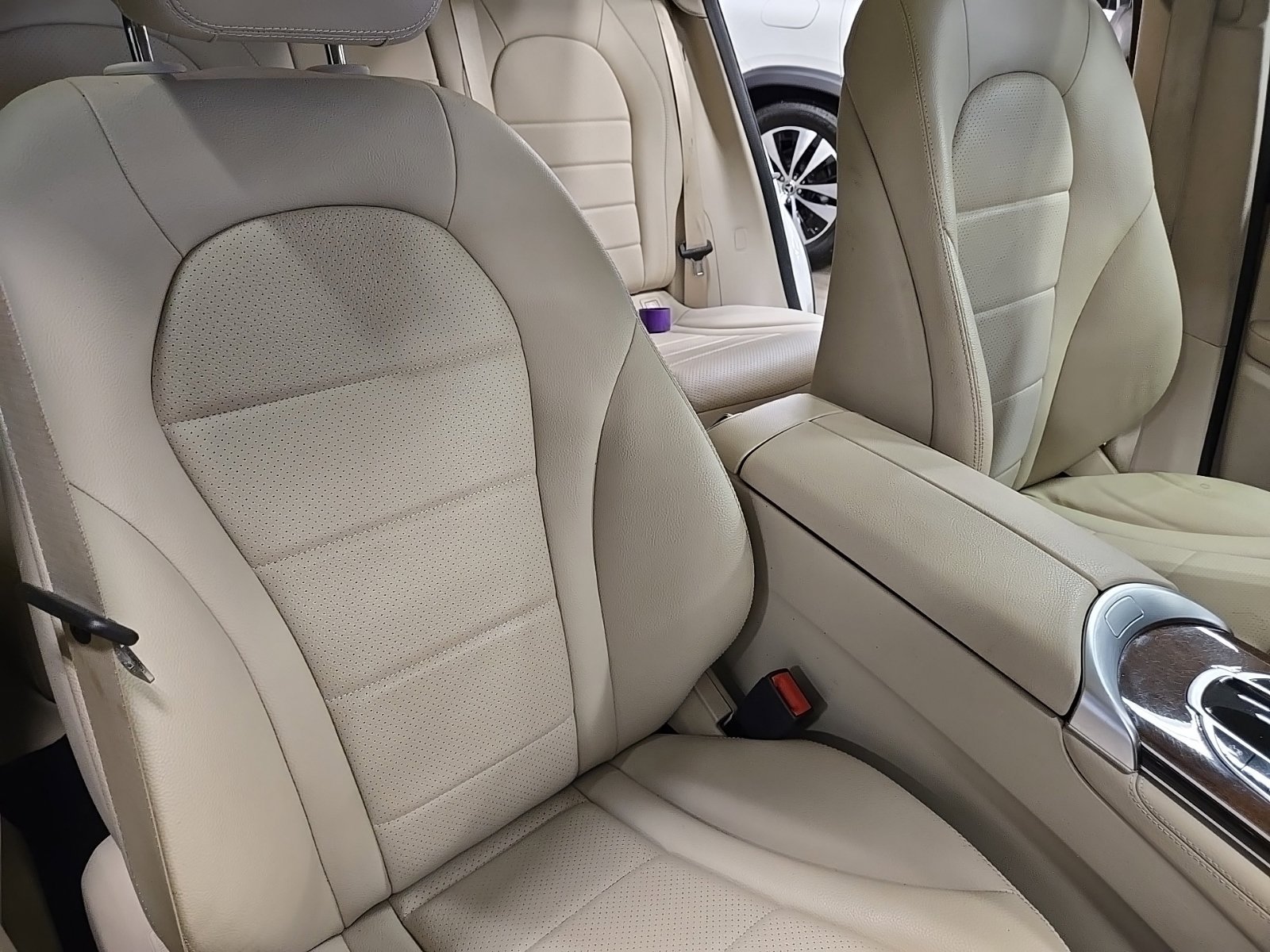 Used 2019 Mercedes-Benz GLC 300 4MATIC image 13