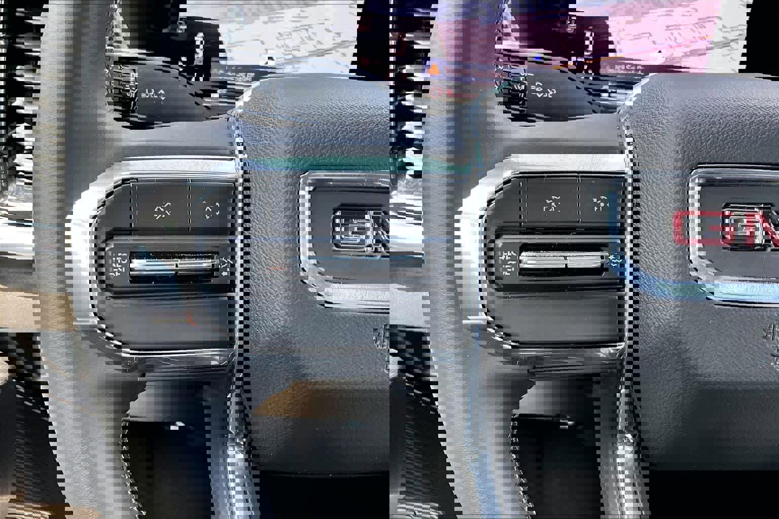 Used 2025 GMC Canyon Elevation RWD image 22