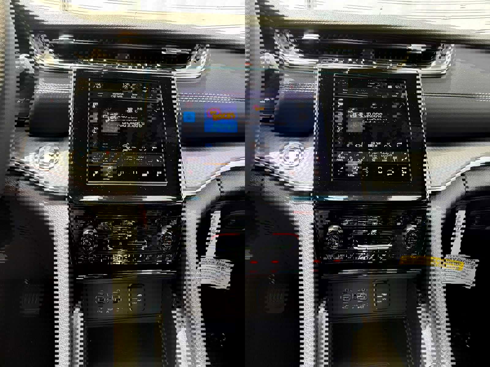 New 2025 Jeep Grand Cherokee Altitude image 12