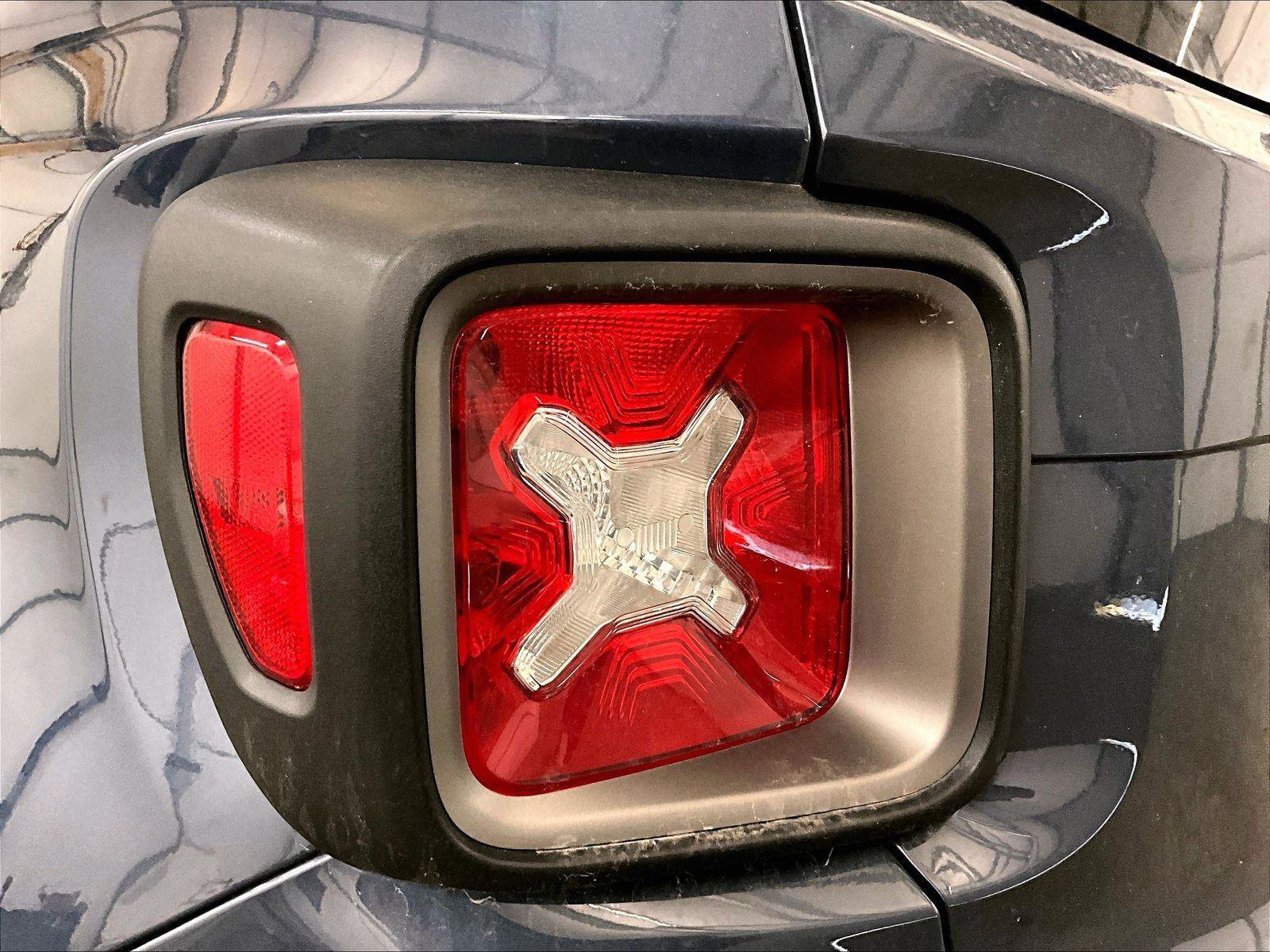 Used 2021 Jeep Renegade Limited AWD/4WD image 28