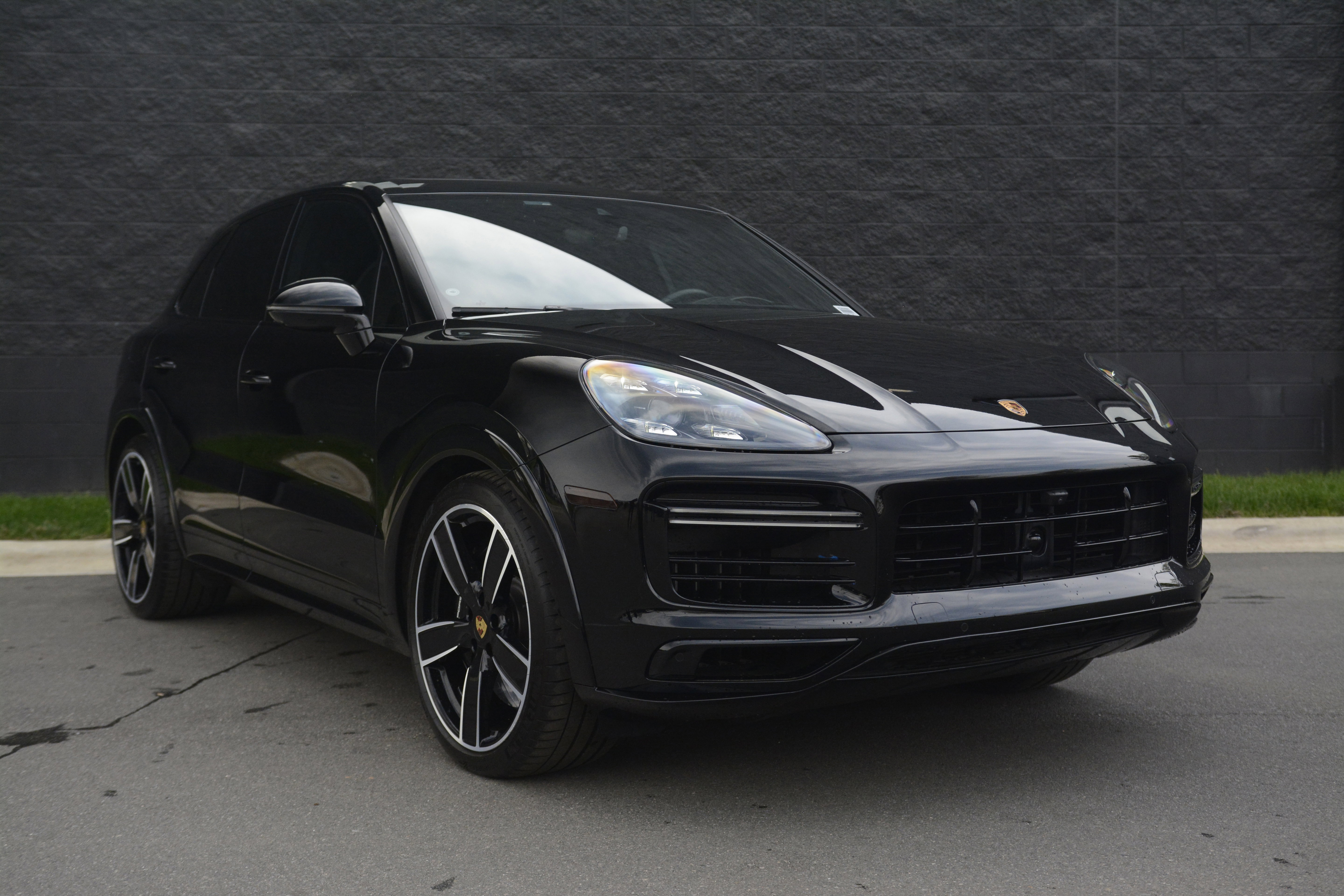Certified 2023 Porsche Cayenne Turbo image 9