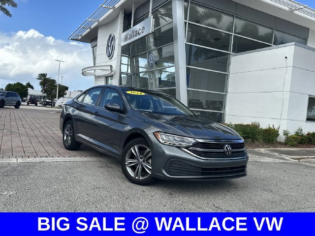 Certified 2024 Volkswagen Jetta SE w/ Panoramic Sunroof Package FWD image 1