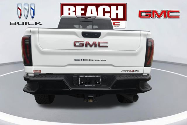Used 2025 GMC Sierra 2500 AT4X image 4