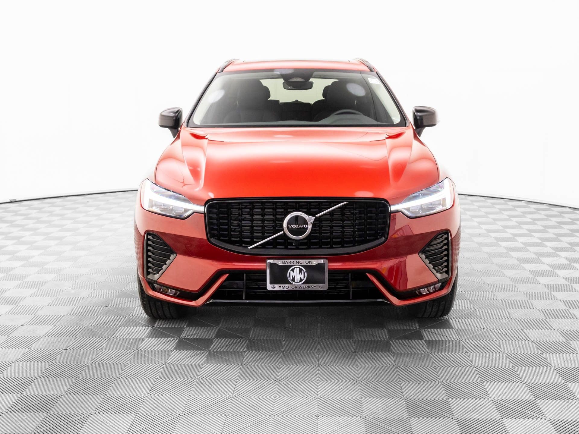 Used 2025 Volvo XC60 B5 Core w/ Protection Package Premier image 8