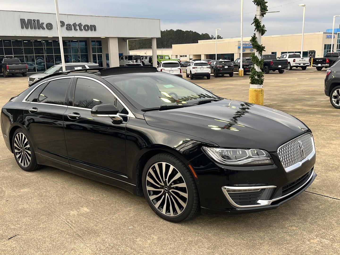 Used 2018 Lincoln MKZ Black Label w/ Technology Package image 4
