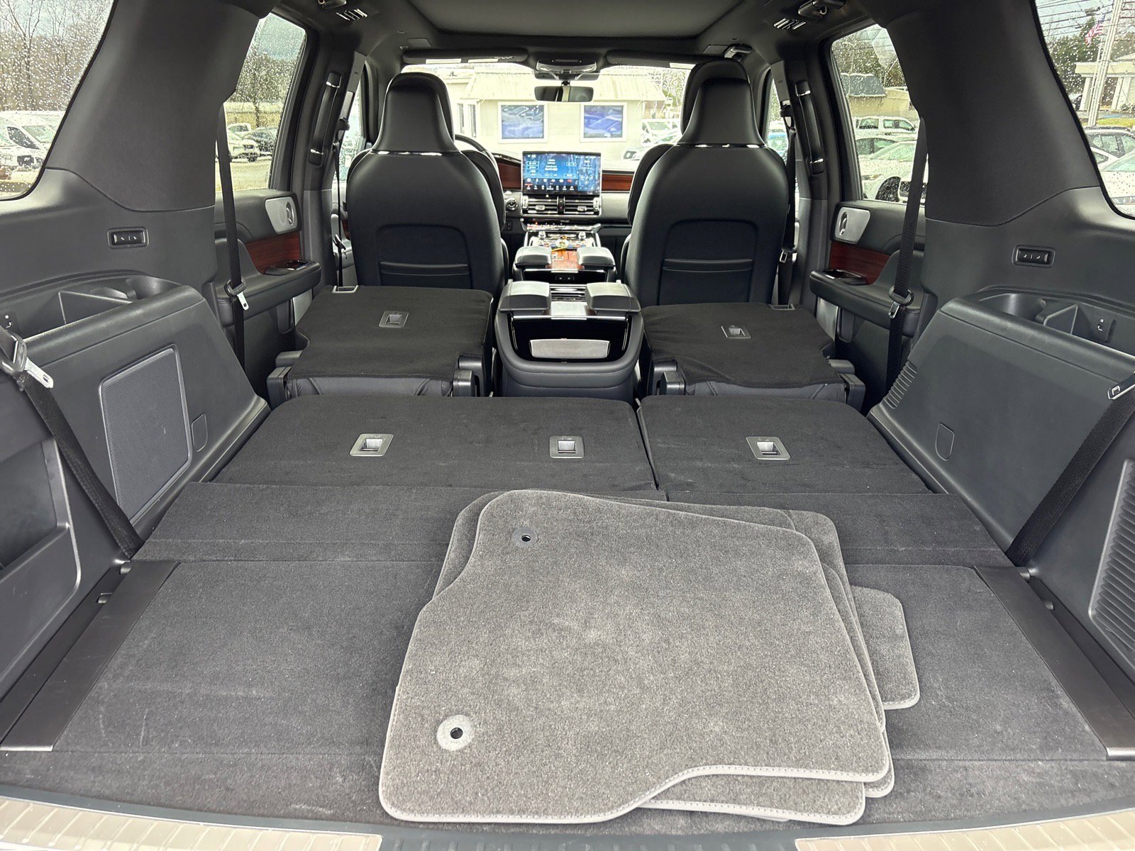 Used 2024 Lincoln Navigator Reserve image 19