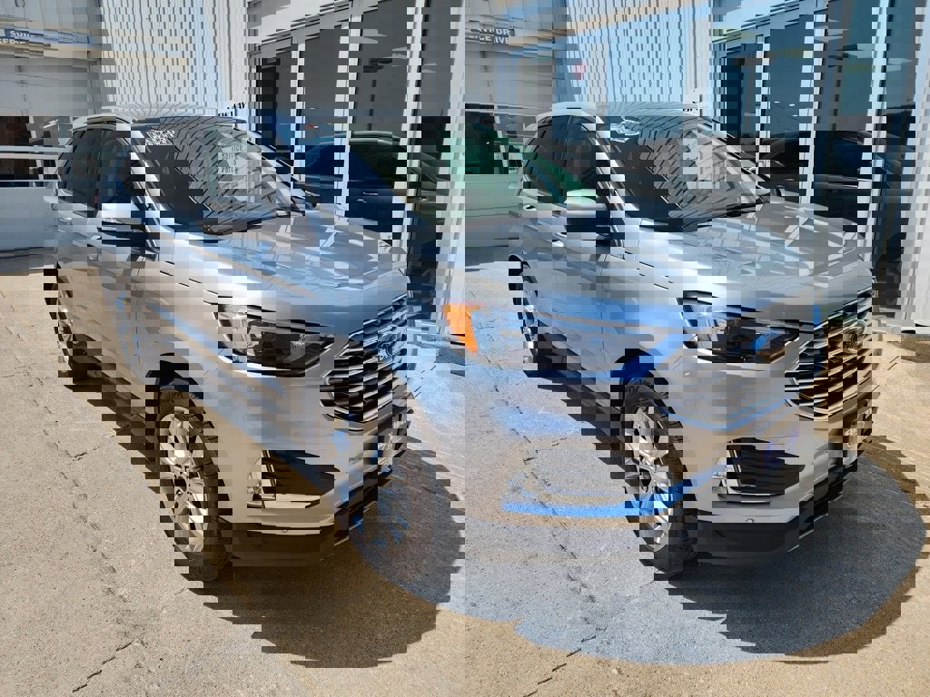 Used 2024 Ford Edge Titanium image 4