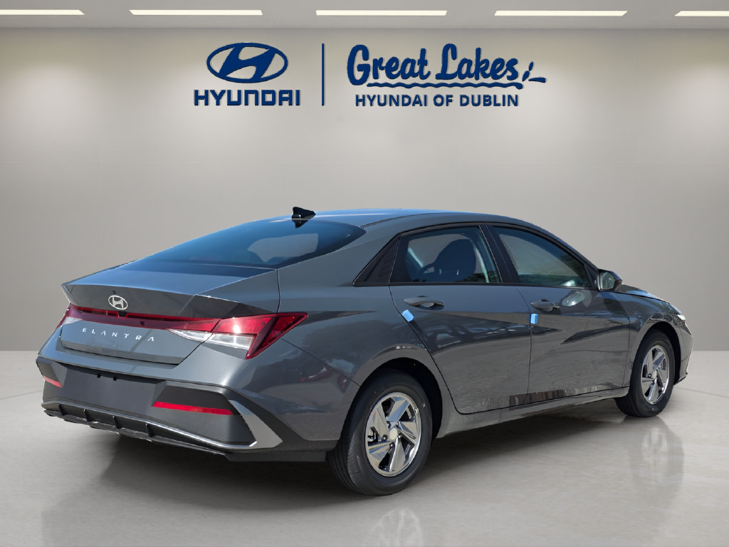 New 2026 Hyundai Elantra SE FWD image 5