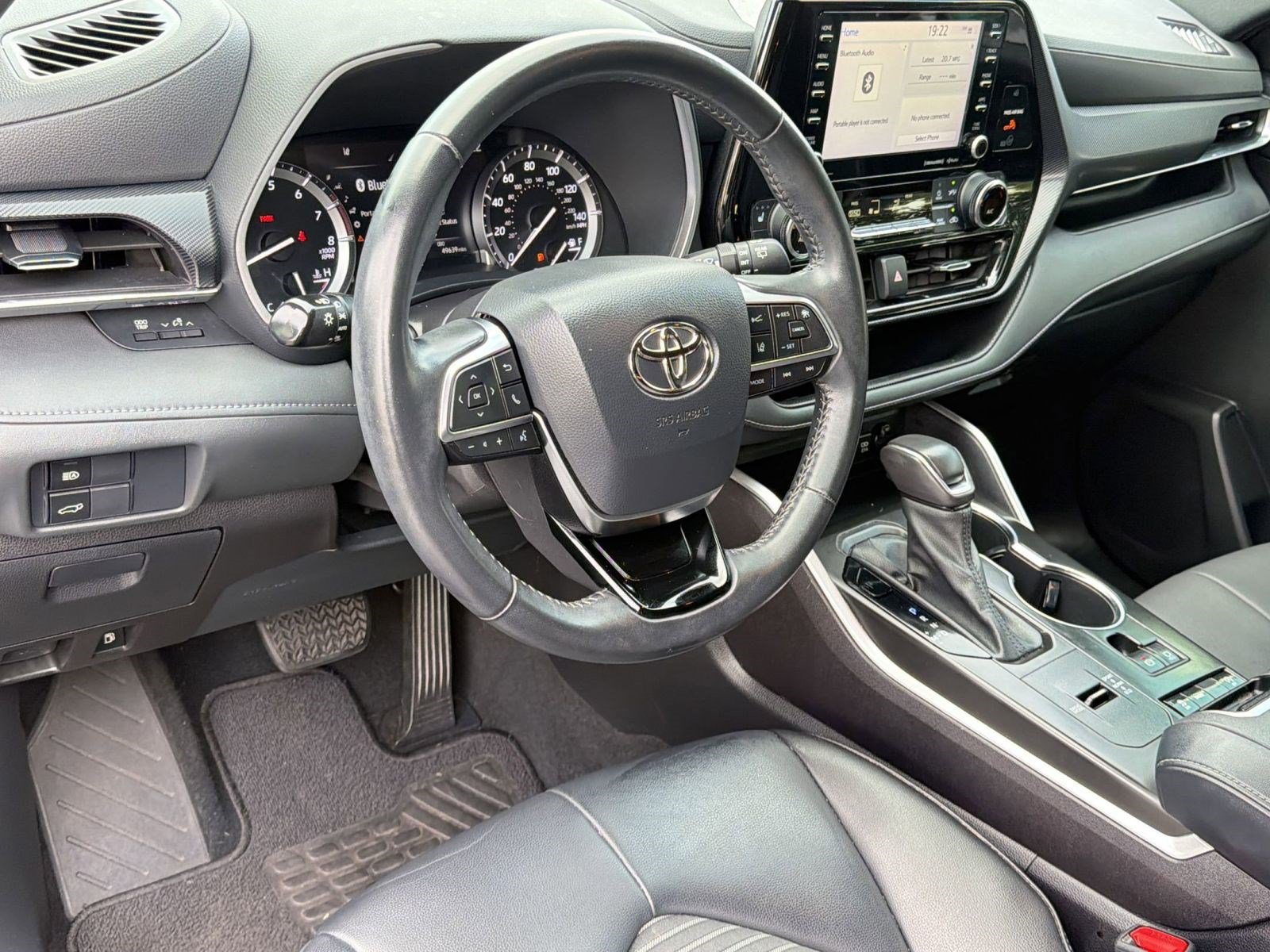 Used 2021 Toyota Highlander XSE FWD image 4