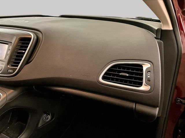 Used 2015 Chrysler 200 Limited FWD image 16