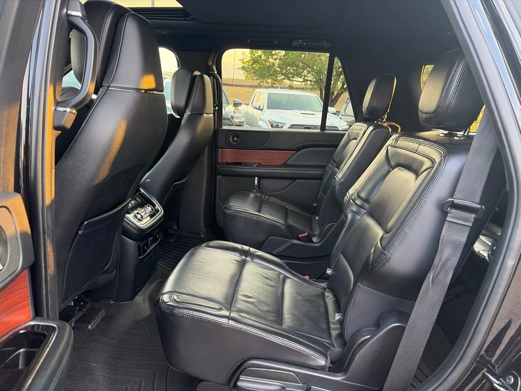 Used 2021 Lincoln Navigator Reserve AWD/4WD image 23