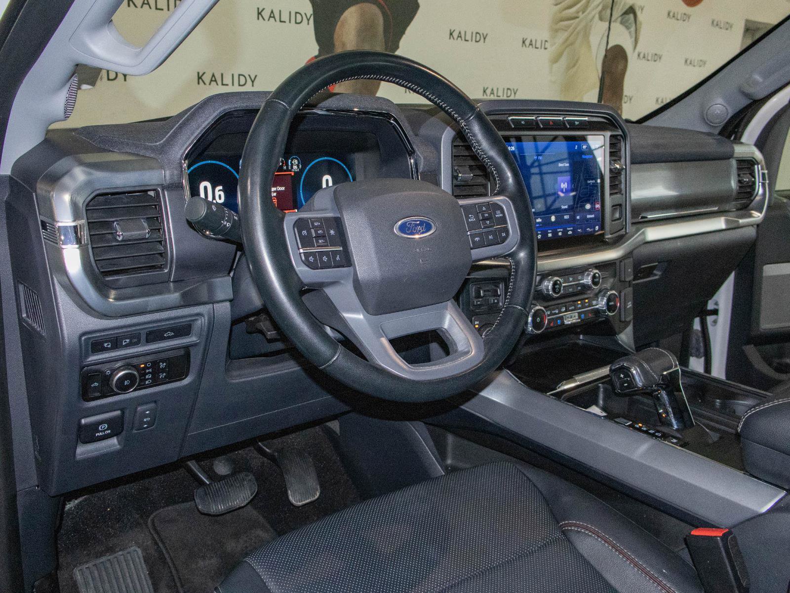 Used 2023 Ford F150 Lariat w/ Trailer Tow Package image 6