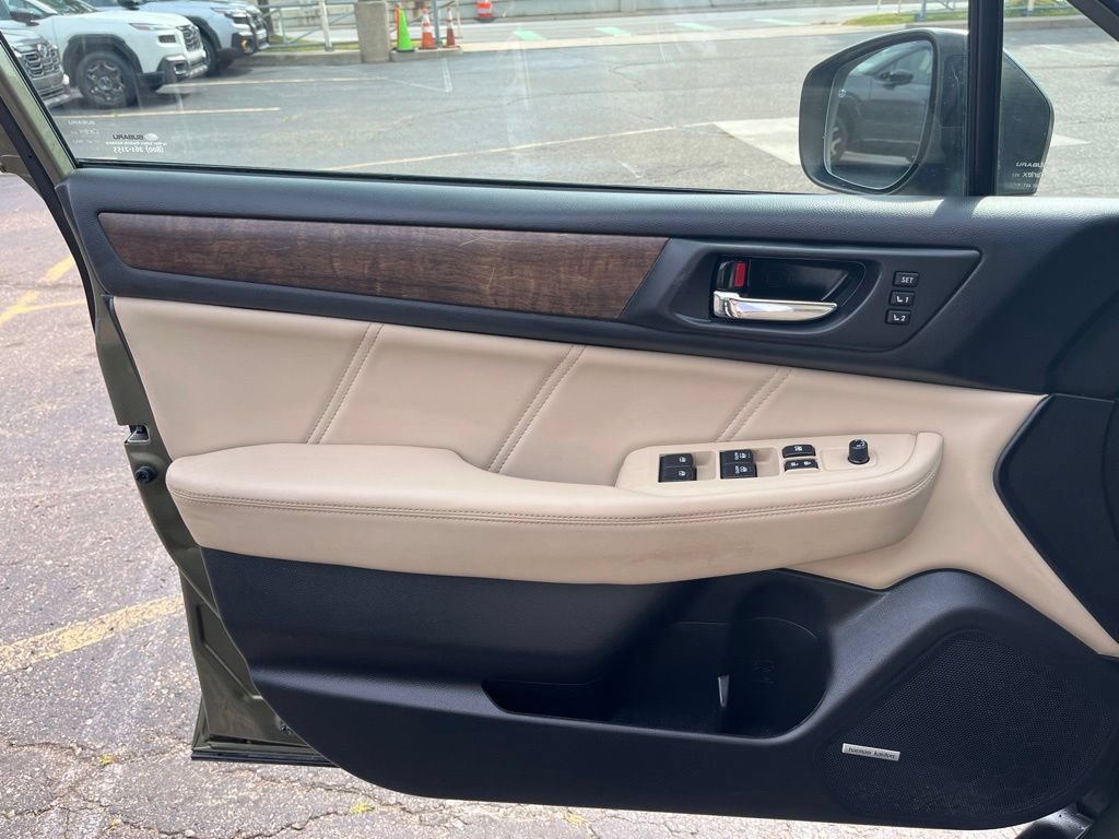 Used 2018 Subaru Outback 3.6R Limited AWD/4WD image 27
