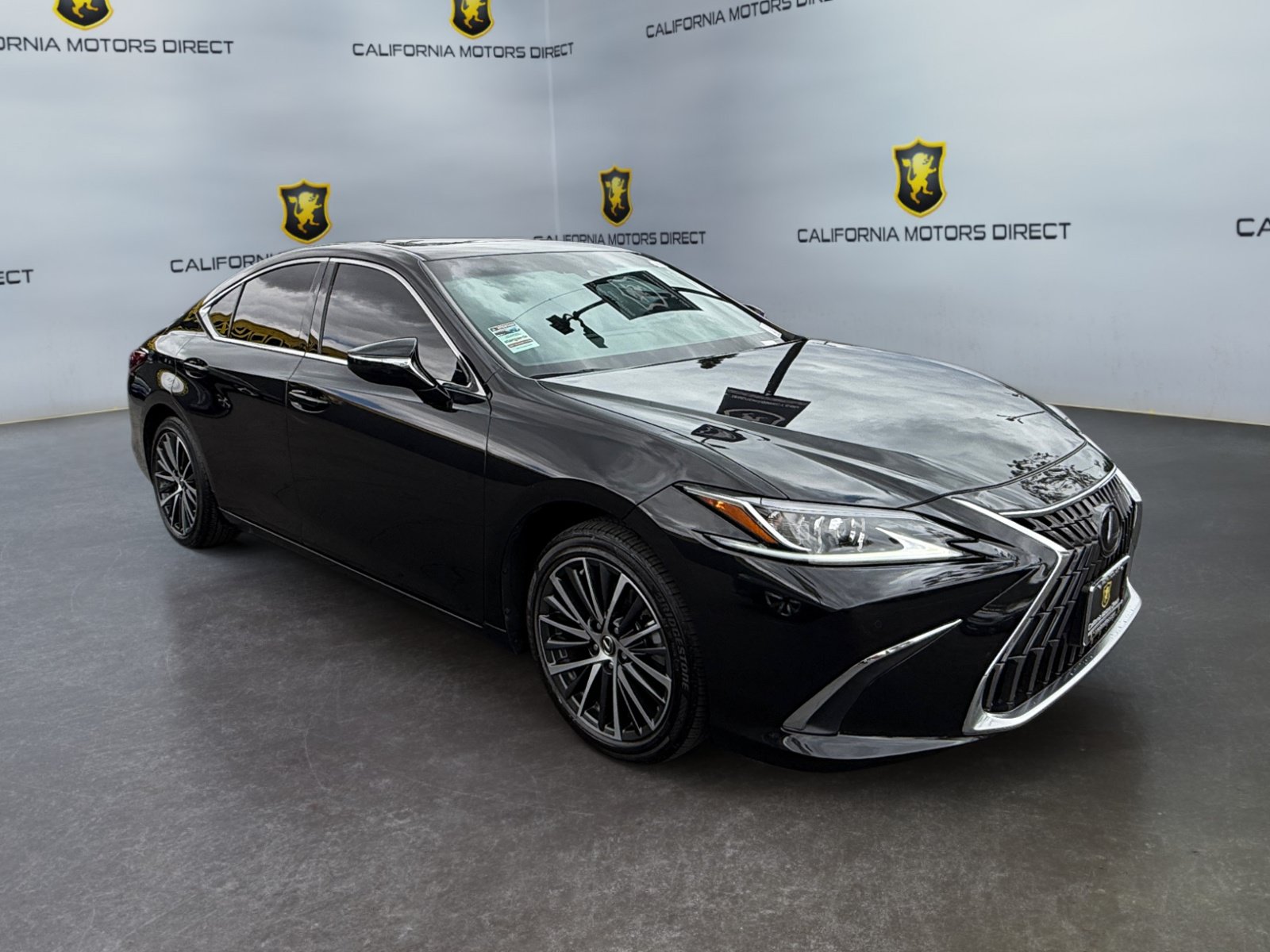 Used 2024 Lexus ES 300h w/ Premium Package FWD image 7
