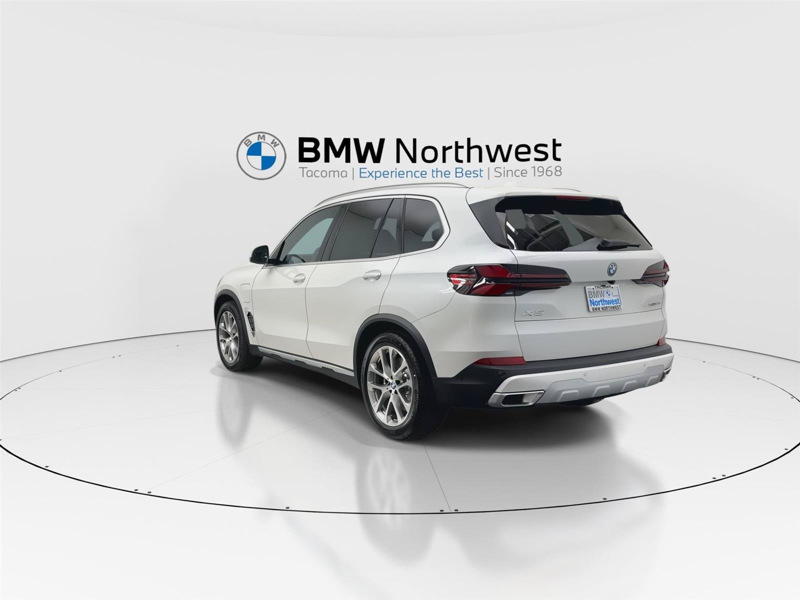 New 2026 BMW X5 xDrive50e w/ Climate Comfort Package AWD/4WD image 12