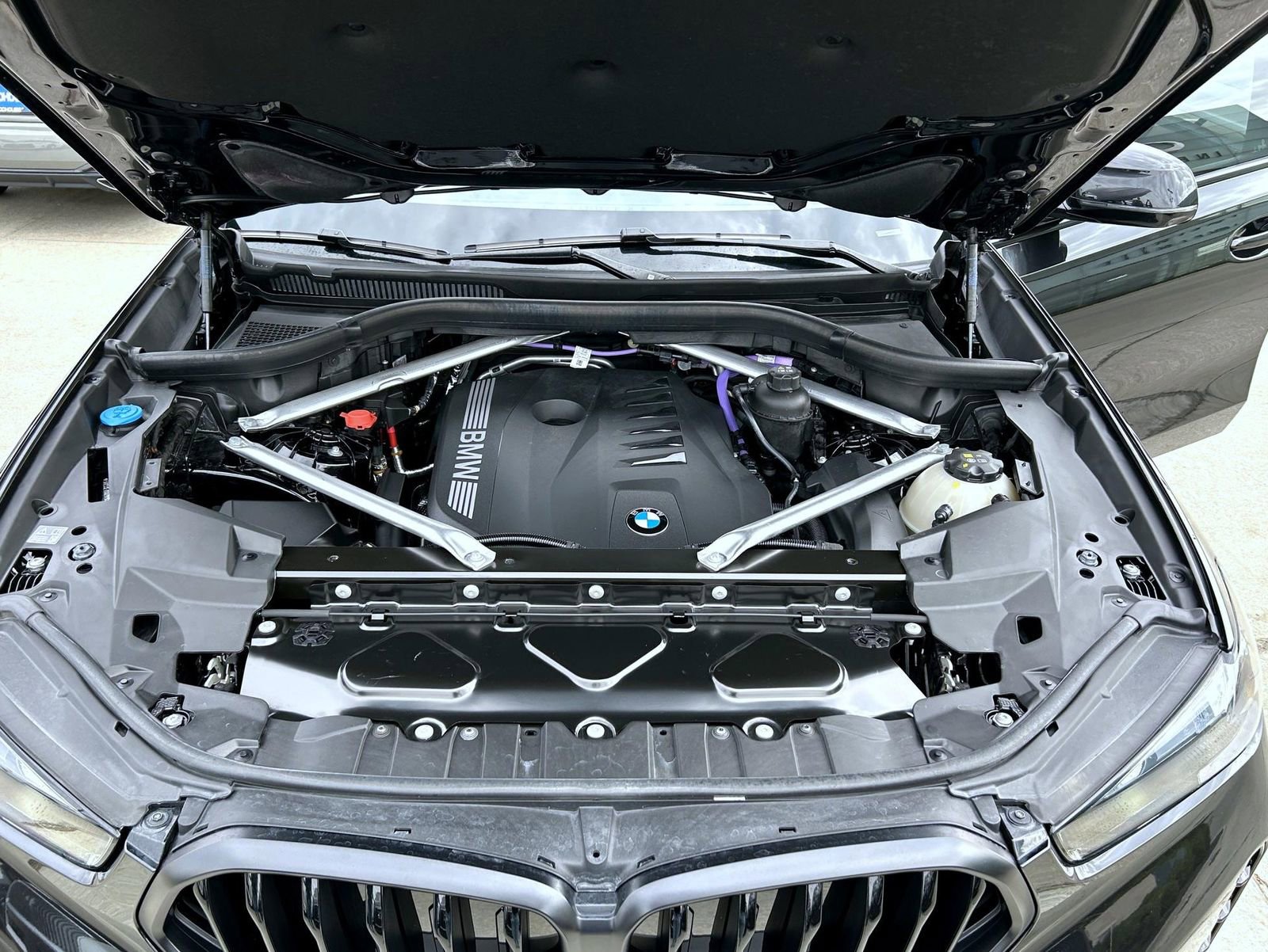 Used 2024 BMW X6 xDrive40i w/ Premium Package image 24