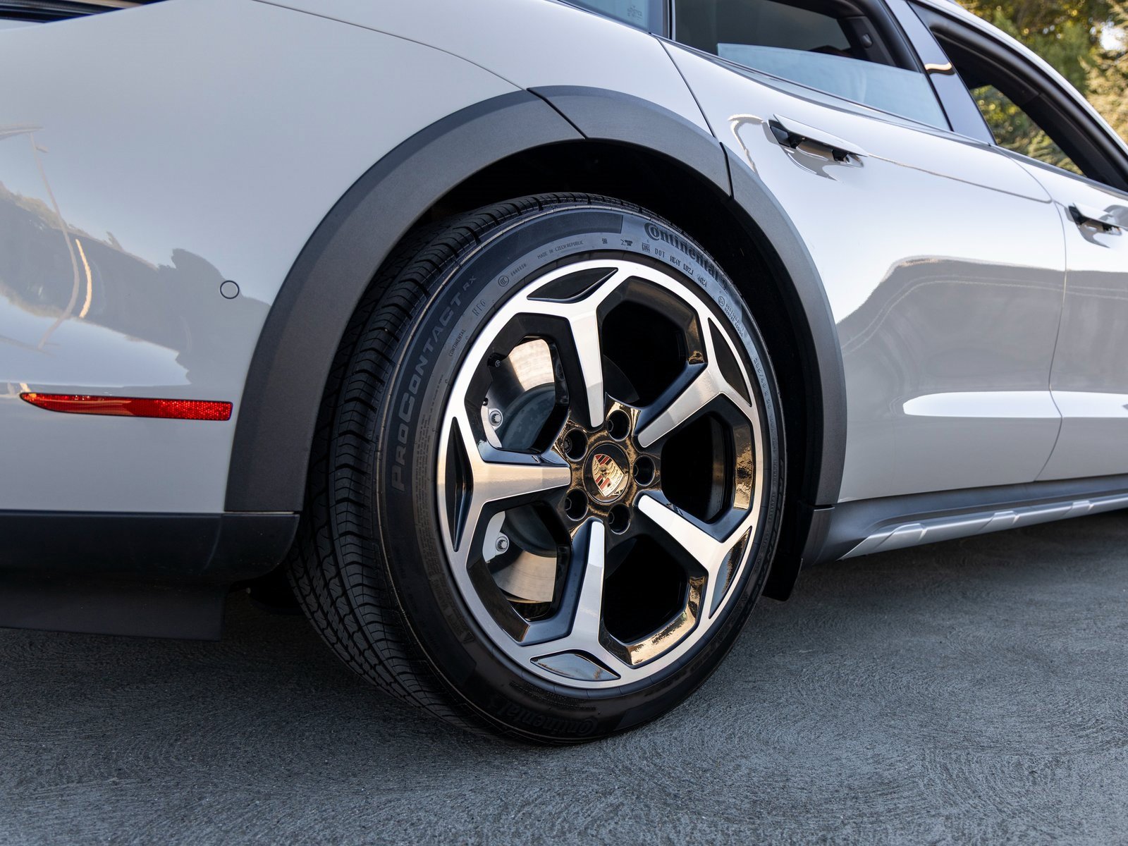 Used 2025 Porsche Taycan 4S image 13