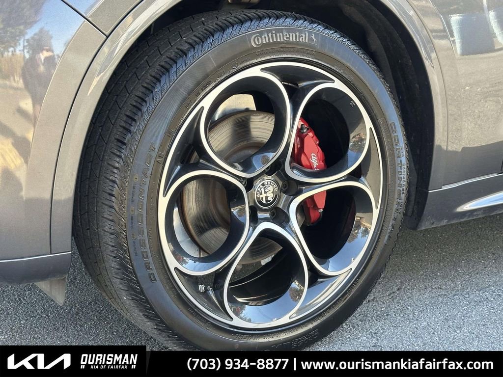 Used 2022 Alfa Romeo Stelvio Veloce image 31