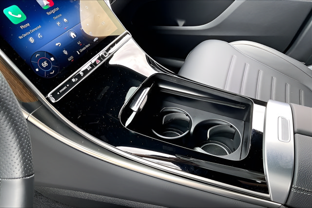 Certified 2025 Mercedes-Benz GLC 350e 4MATIC image 9