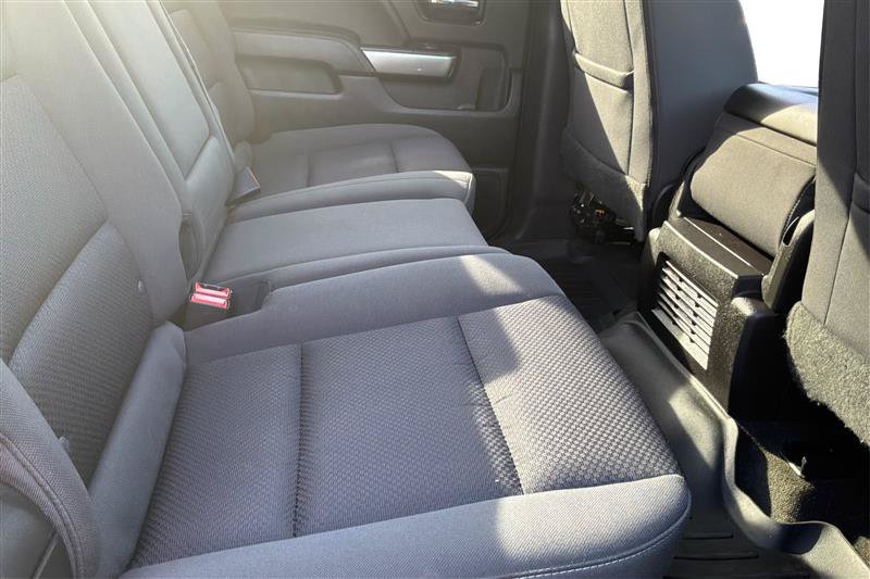 Used 2018 Chevrolet Silverado 1500 LT w/ LT Eassist Package AWD/4WD image 36