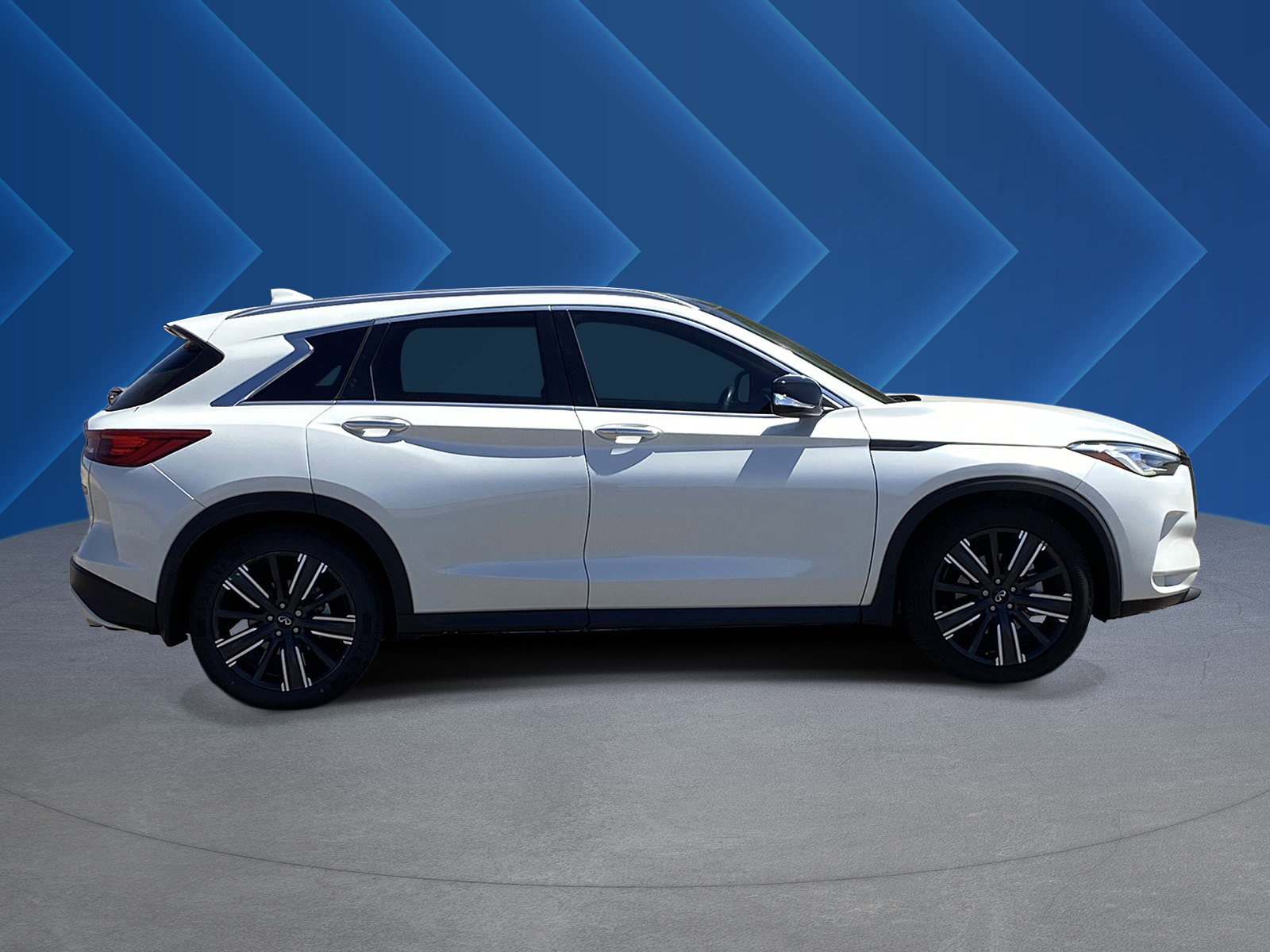 Used 2021 INFINITI QX50 Luxe w/ Appearance Package AWD/4WD image 2