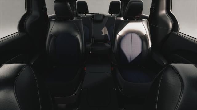 New 2027 Chrysler Pacifica Select FWD image 17