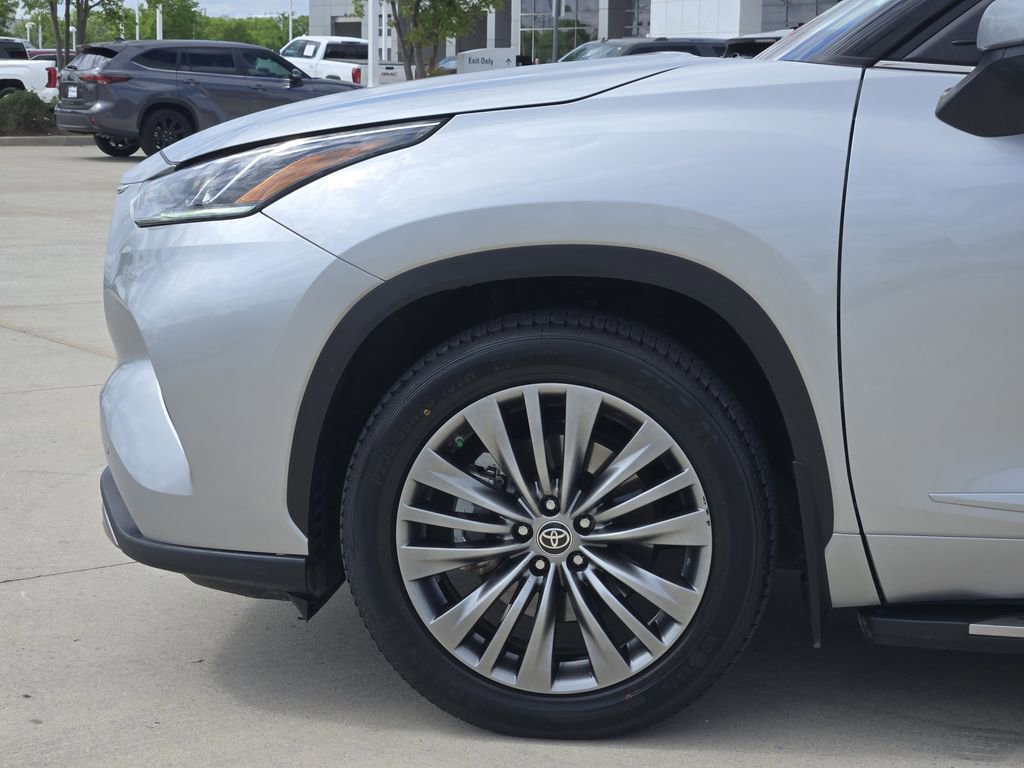 Used 2022 Toyota Highlander Platinum FWD image 8