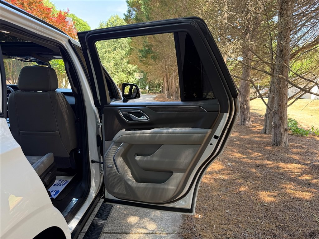 Used 2022 Chevrolet Tahoe Z71 w/ Luxury Package AWD/4WD image 63