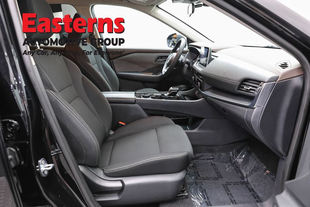 Used 2023 Nissan Rogue S AWD/4WD image 24