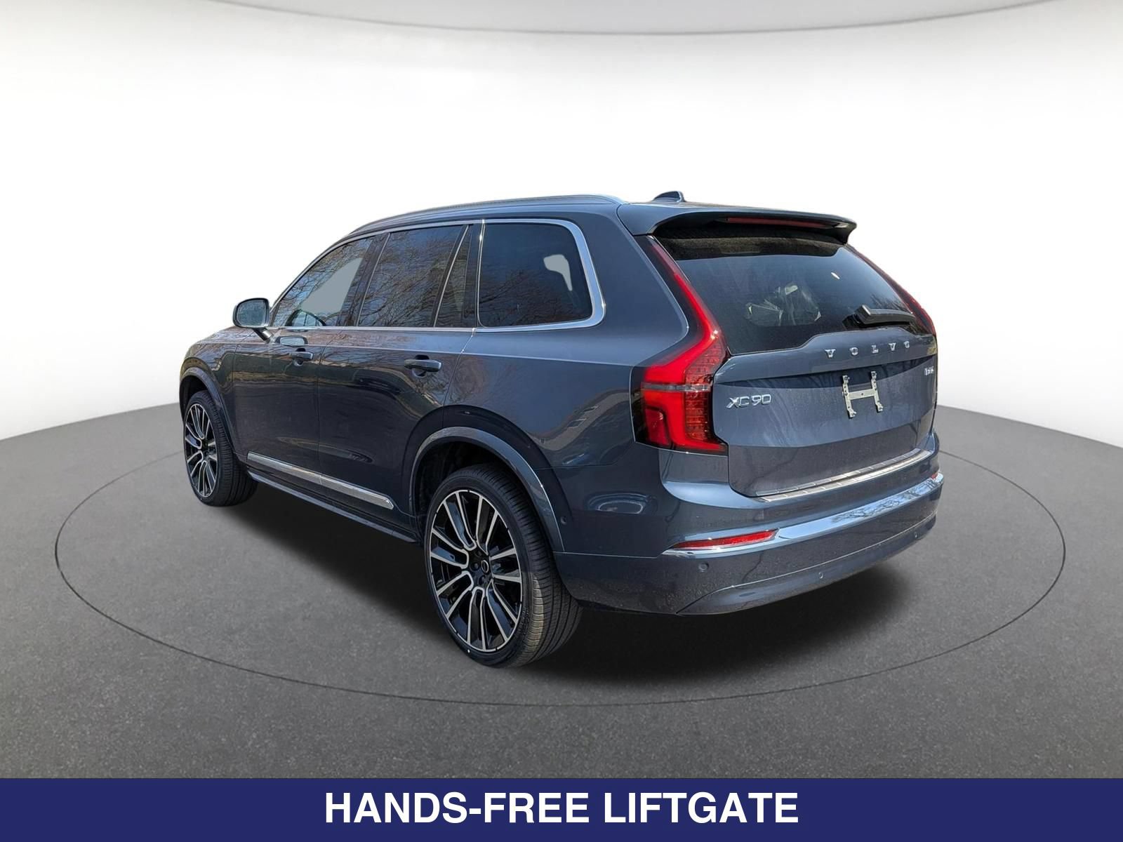 New 2026 Volvo XC90 B6 Plus w/ Protection Package Premier AWD/4WD image 3