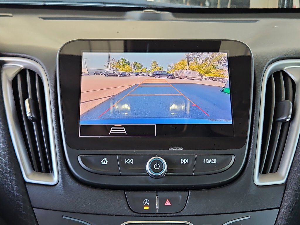 Used 2025 Chevrolet Malibu LT FWD image 17