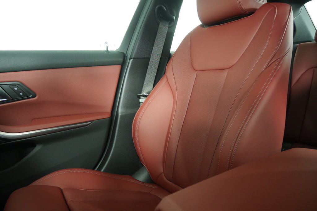 New 2026 BMW 330i Sedan w/ M Sport Package RWD image 23
