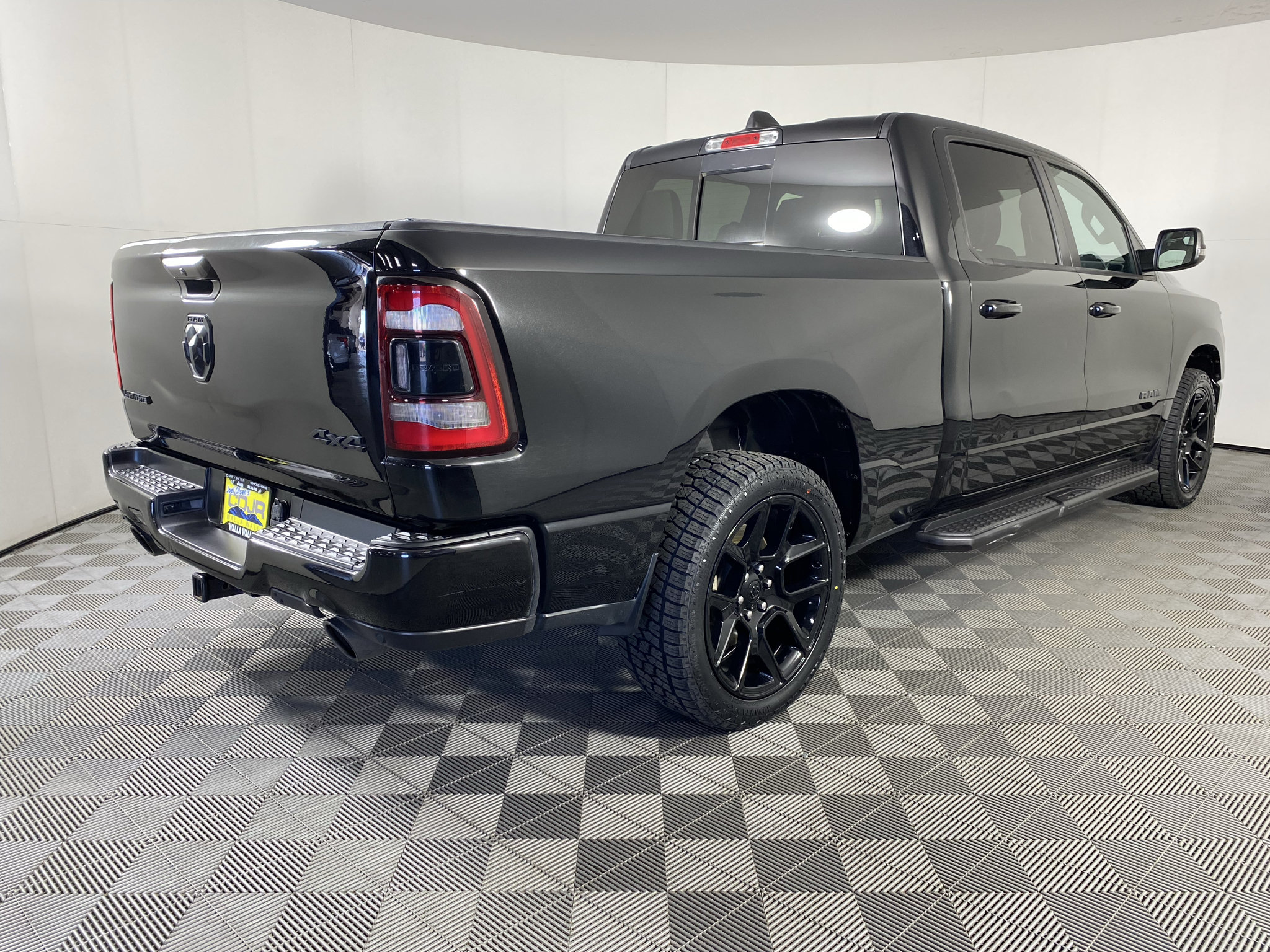 Used 2023 RAM 1500 Laramie AWD/4WD image 12