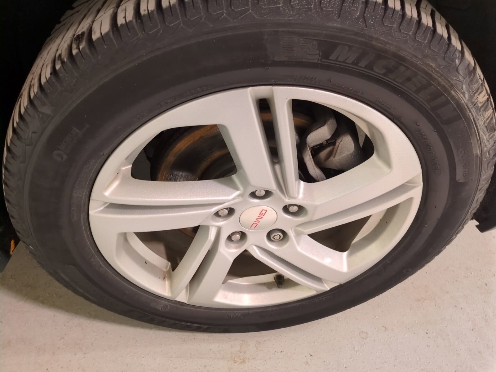 Used 2019 GMC Terrain SLE w/ Driver Convenience Package image 2