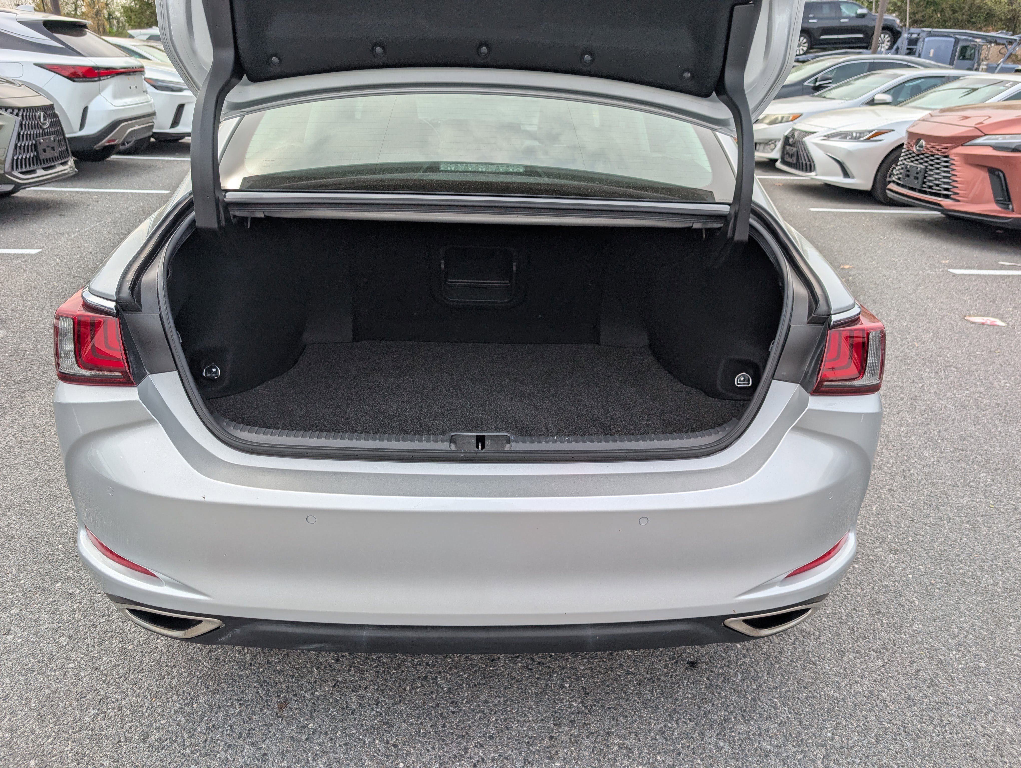 Used 2019 Lexus ES 350 w/ Premium Package image 13