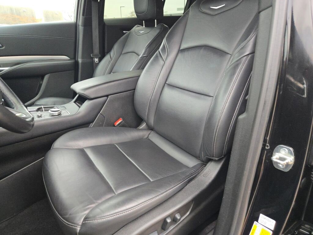 Used 2023 Cadillac XT4 Premium Luxury image 27