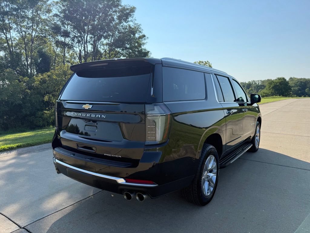Used 2026 Chevrolet Suburban Premier w/ Sun And Tow Package AWD/4WD image 3