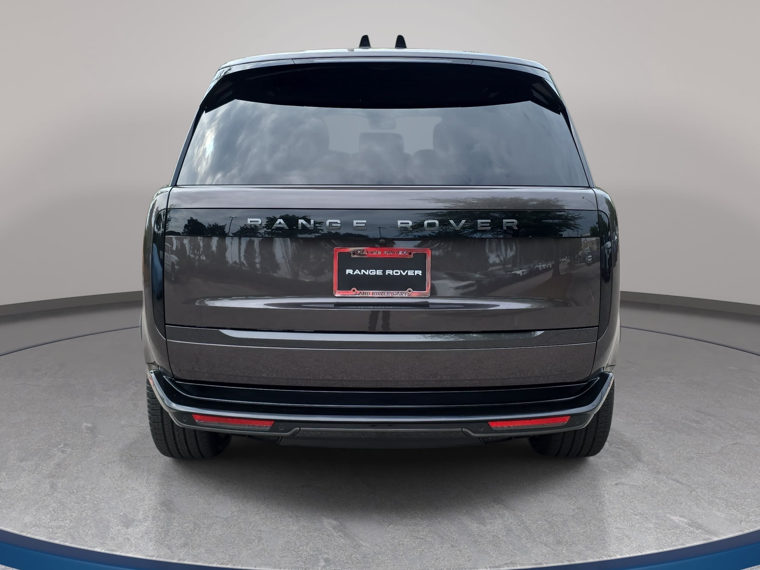 Certified 2024 Land Rover Range Rover SE AWD/4WD image 6
