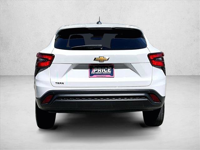 Used 2024 Chevrolet Trax LS w/ Driver Confidence Package FWD image 4