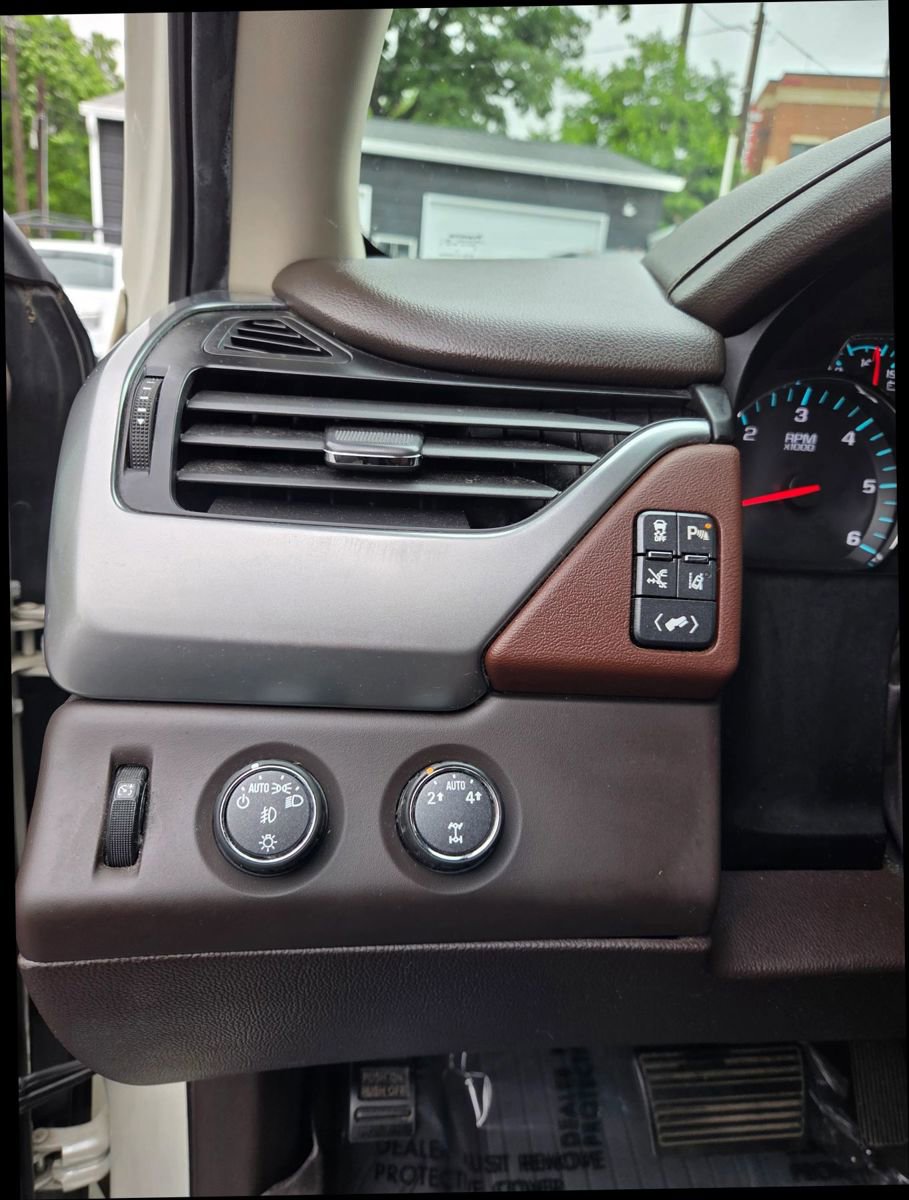 Used 2015 Chevrolet Tahoe LTZ AWD/4WD image 30