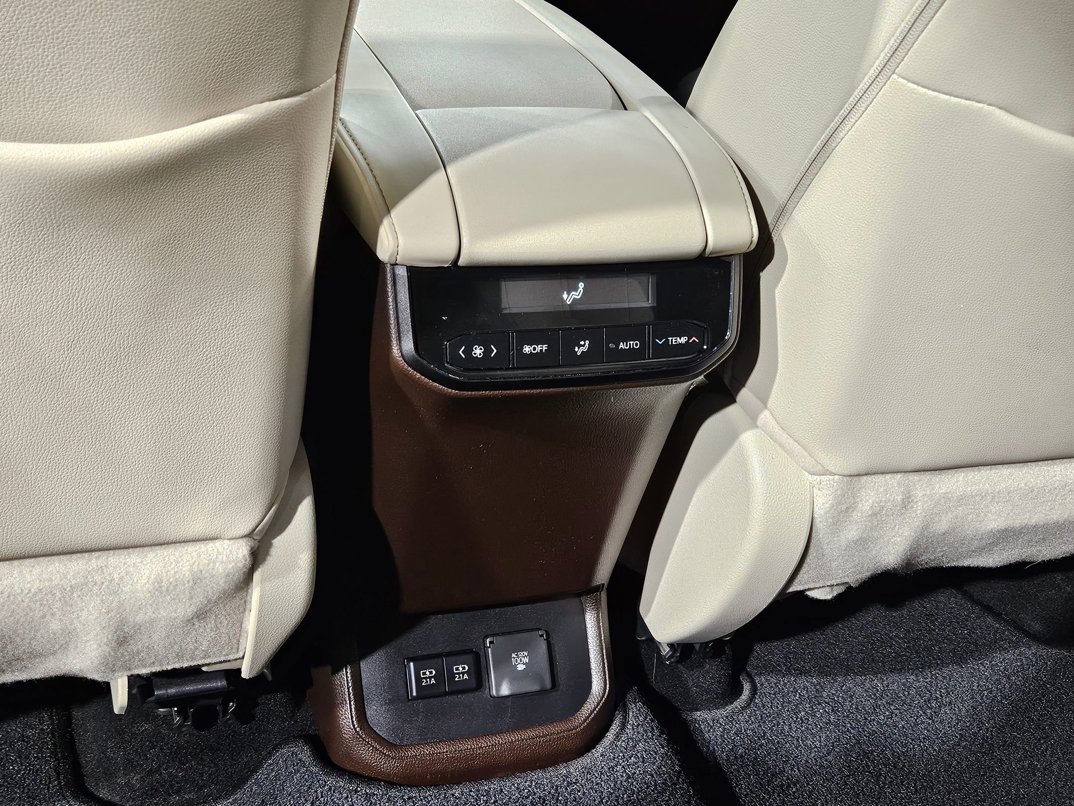 Used 2020 Toyota Highlander Limited image 39