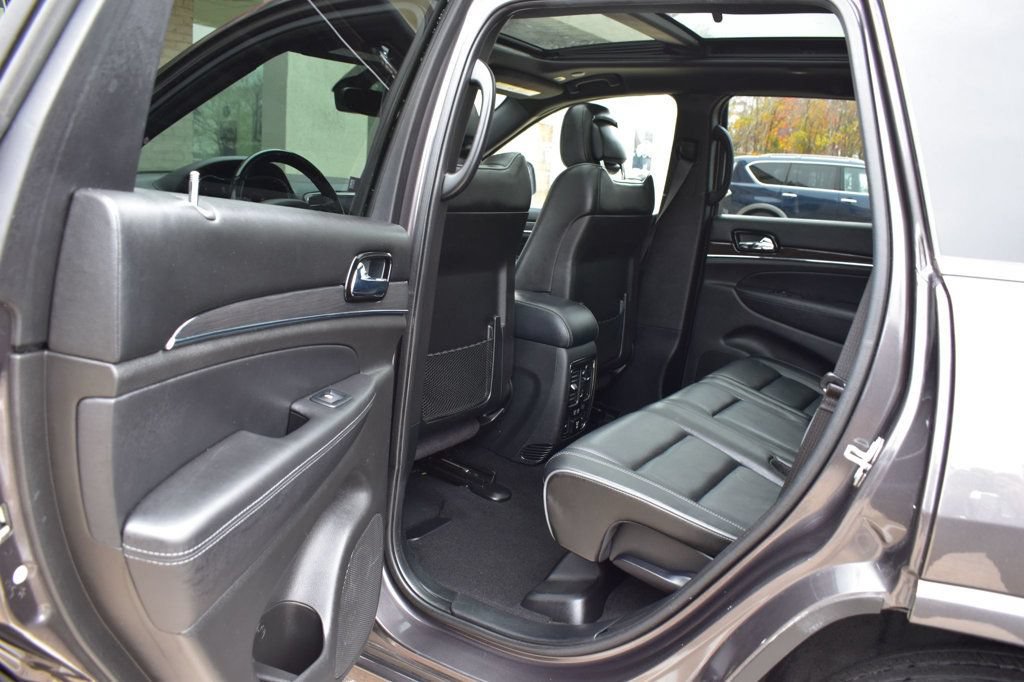 Used 2020 Jeep Grand Cherokee Overland RWD image 22