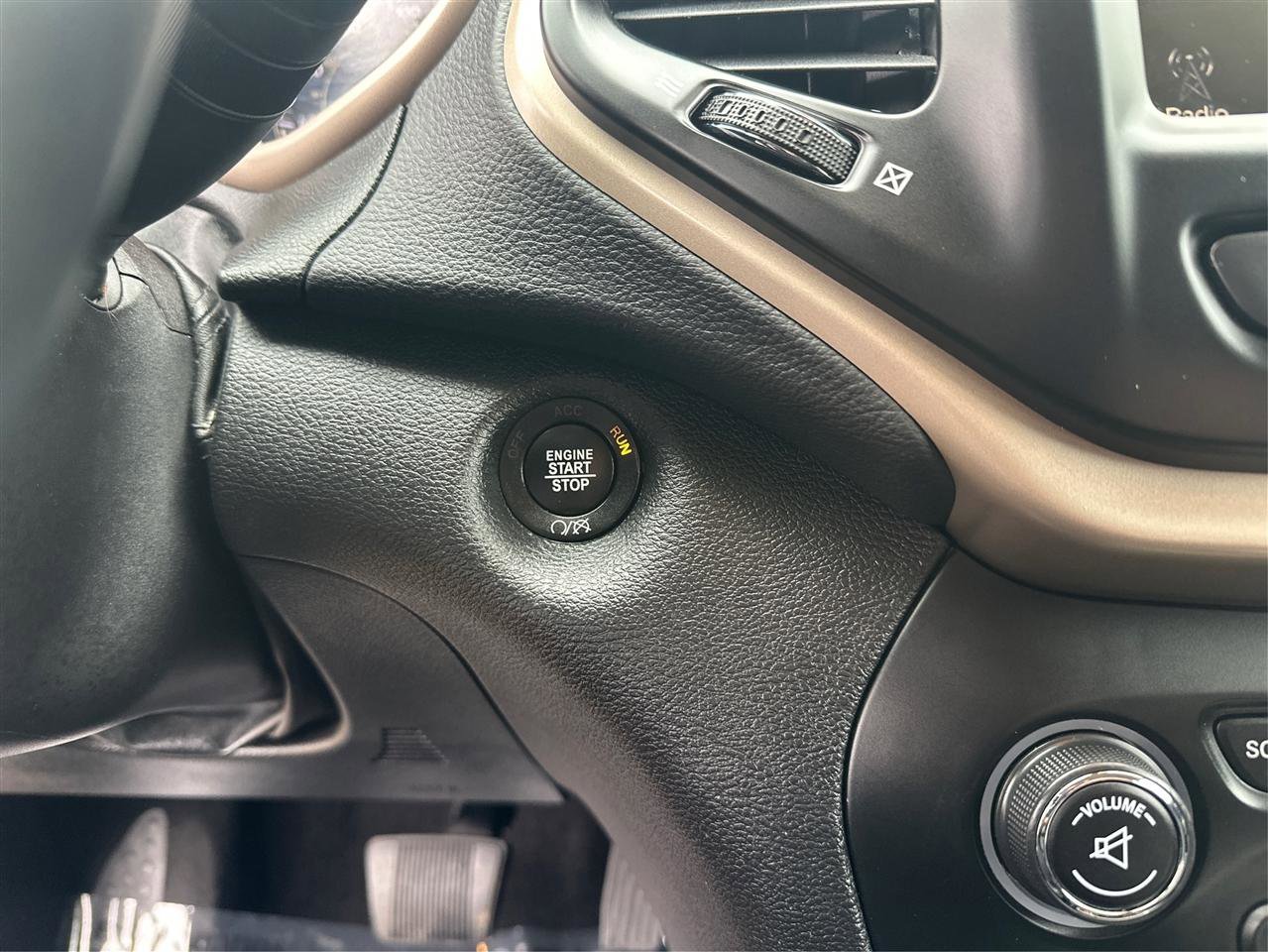 Used 2017 Jeep Cherokee High Altitude image 28