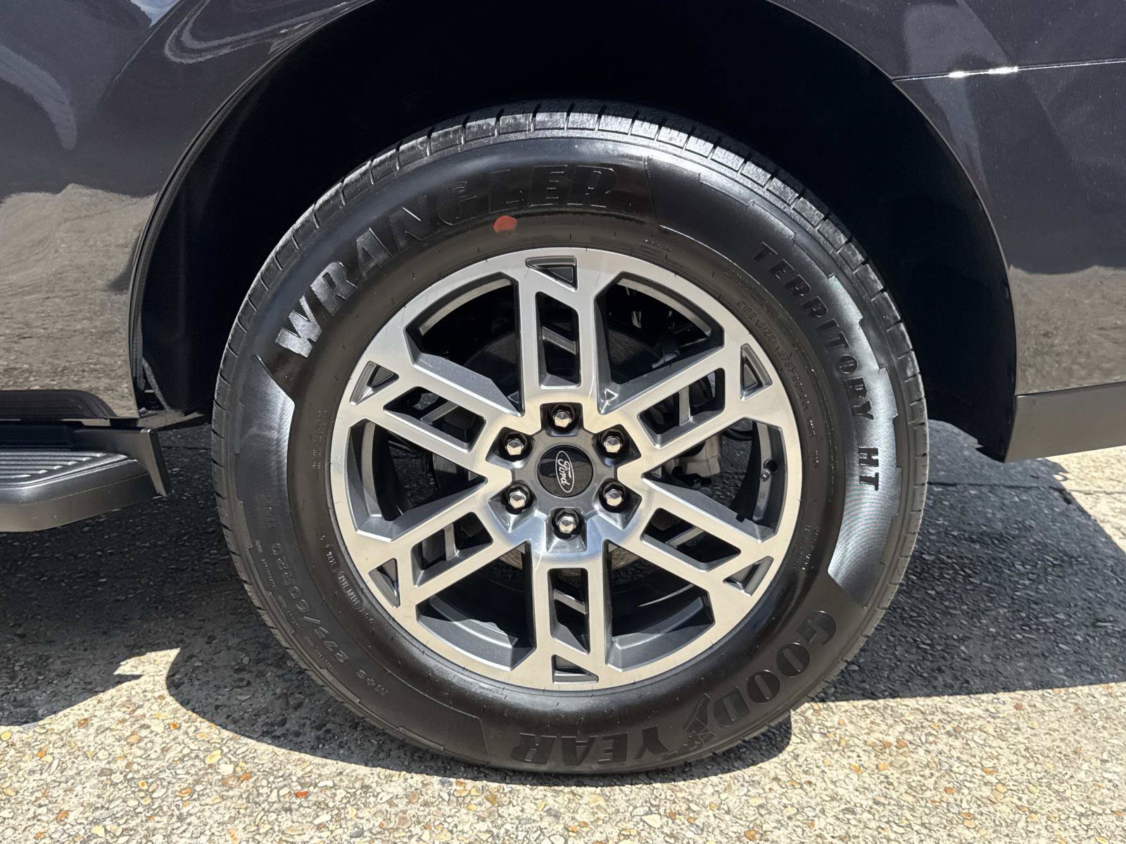 New 2026 Ford Expedition Active RWD image 3
