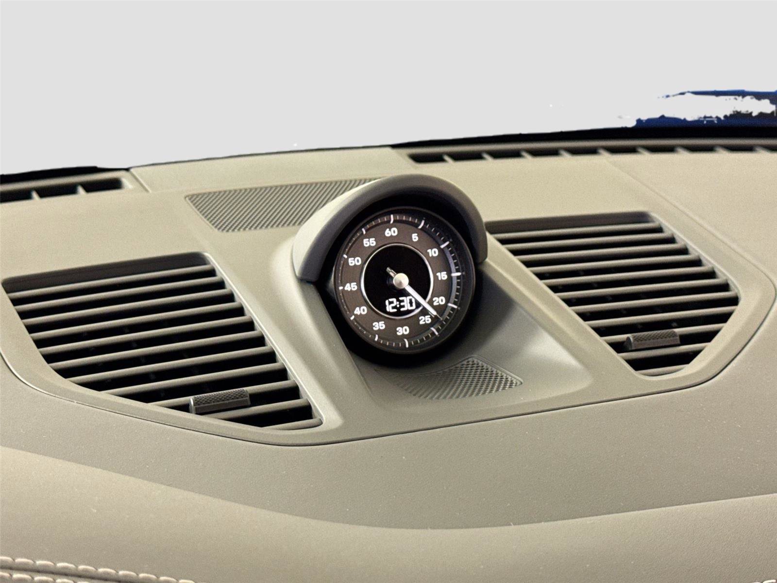 Used 2022 Porsche 911 Turbo S image 22