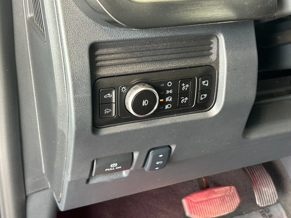 New 2026 Ford F250 Lariat w/ Black Appearance Package image 40