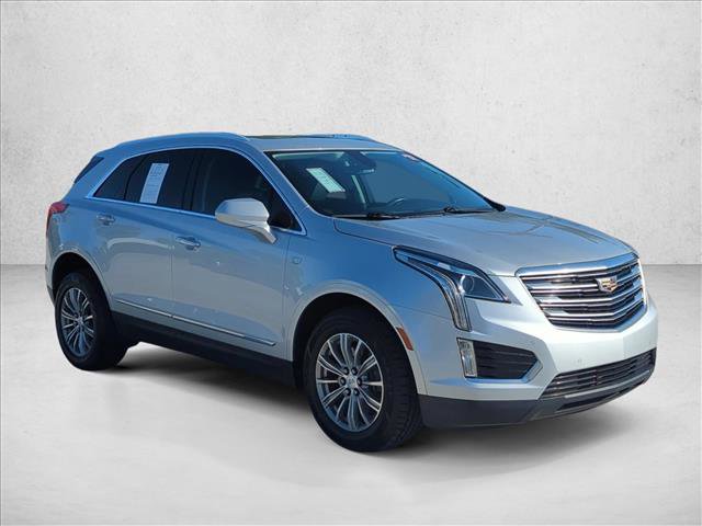 Used 2017 Cadillac XT5 Luxury w/ LPO, Wheel Lock Package FWD image 3