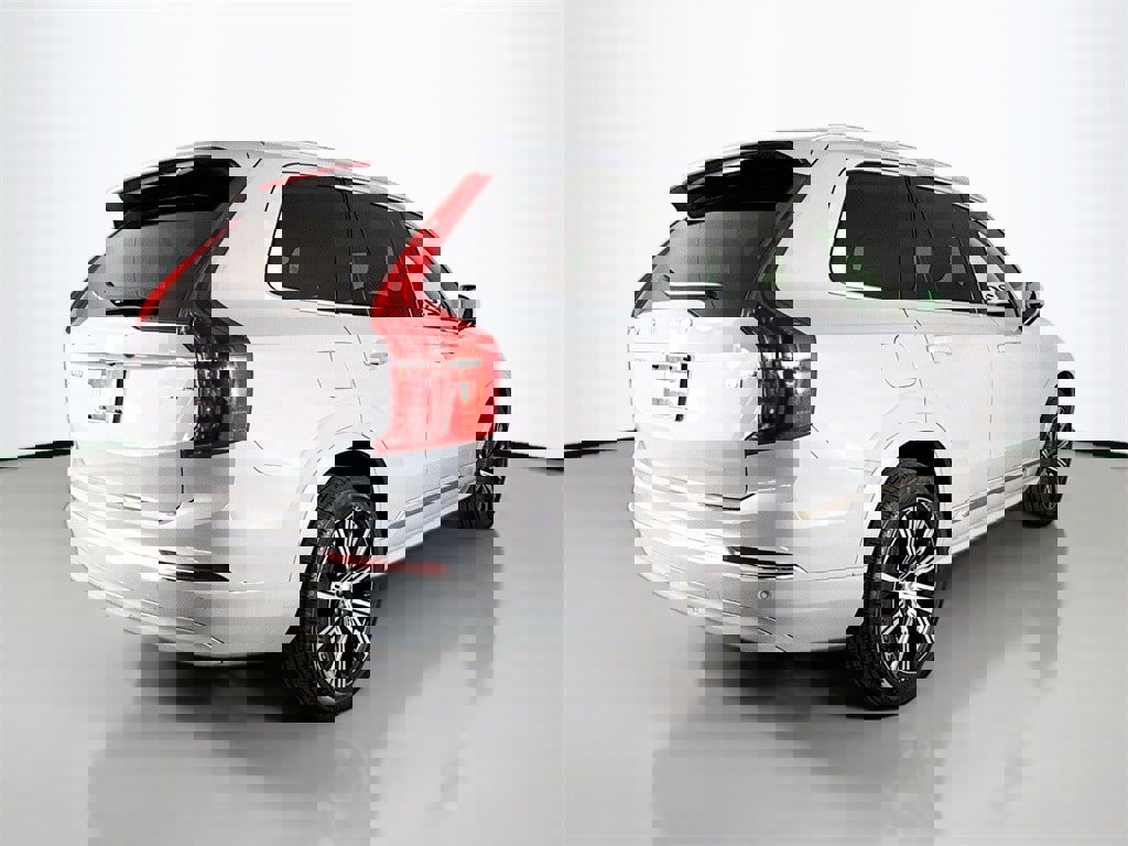 Certified 2024 Volvo XC90 B5 Core w/ Protection Package Premier image 7