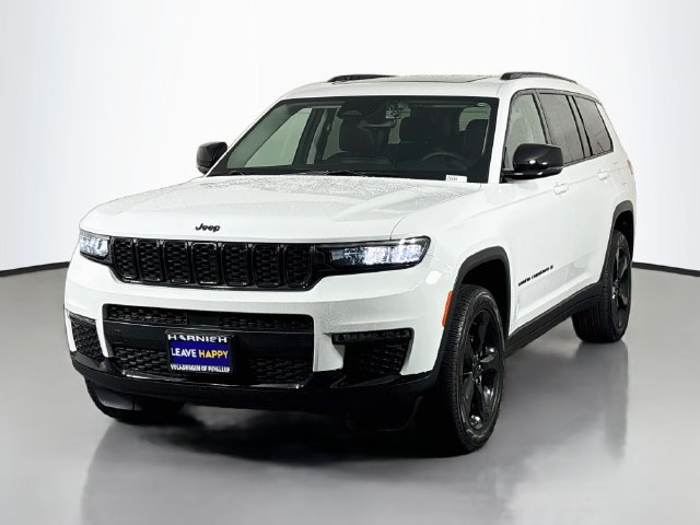 Used 2023 Jeep Grand Cherokee L Limited w/ Black Appearance Package AWD/4WD image 3