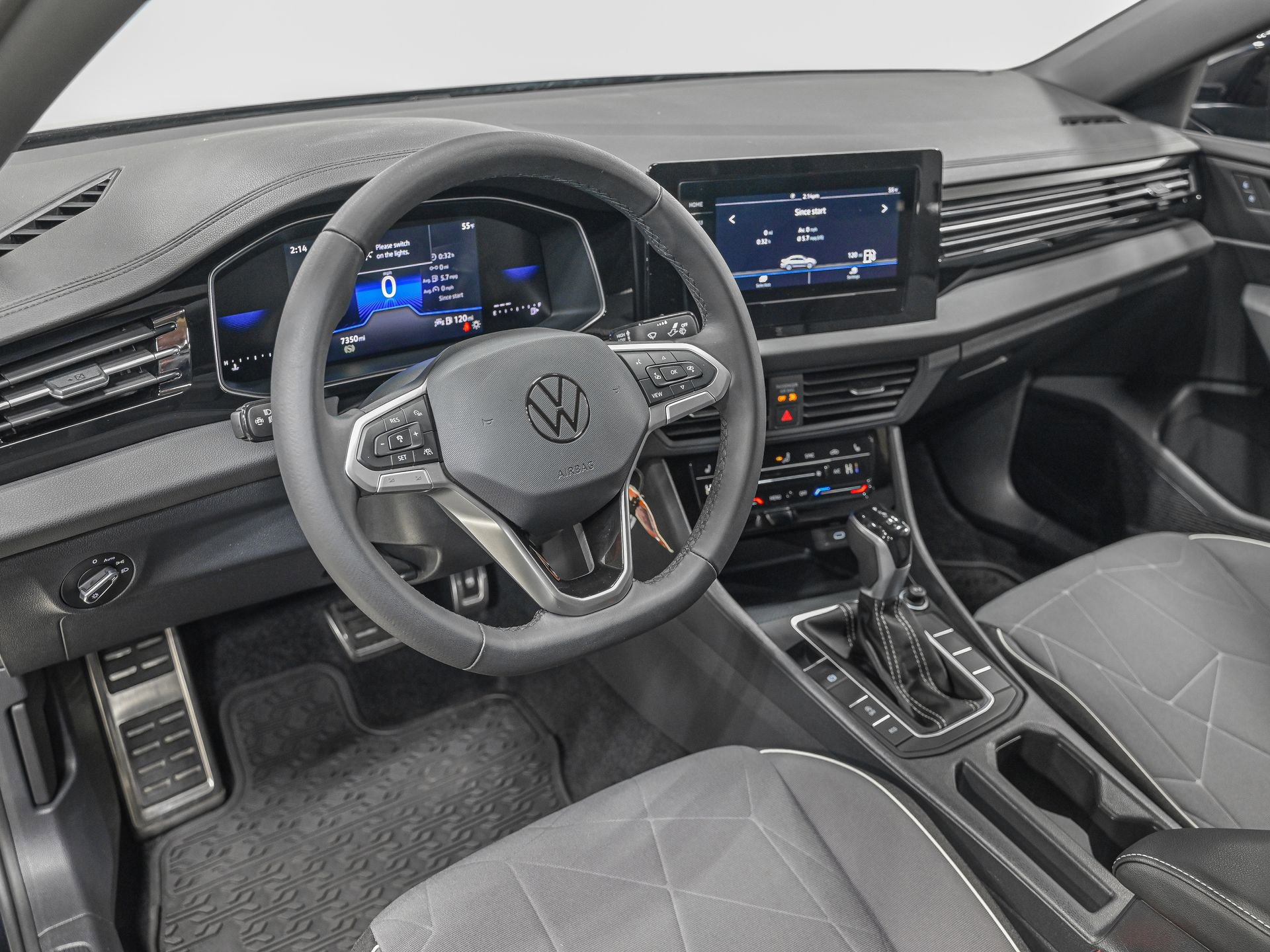 Used 2025 Volkswagen Jetta Sport image 14